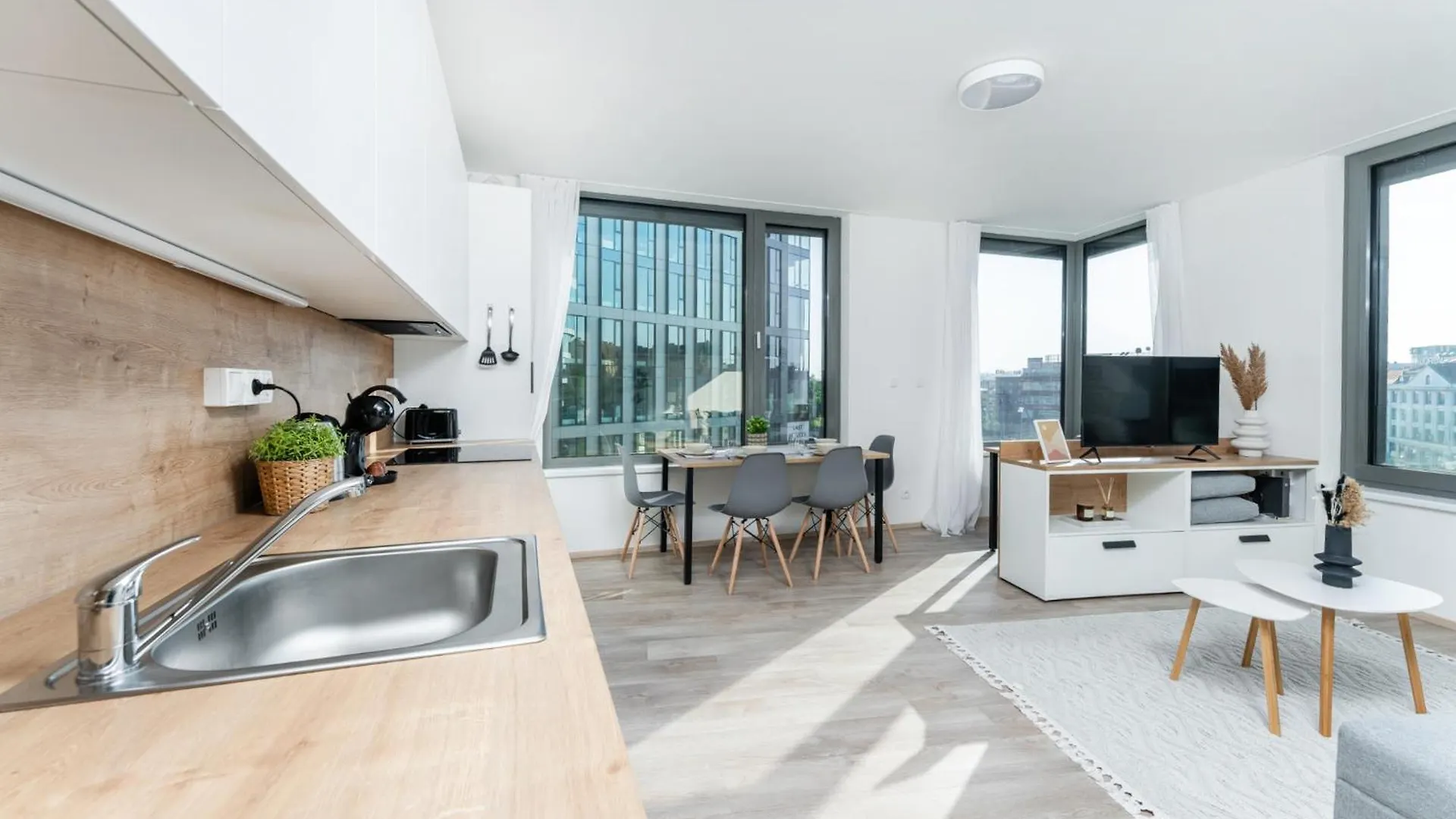 Mymozart Apartments Prague By Rentero Property מלון דירות